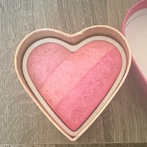 Too Faced sweethearts blush something about berry - Picture 2 of 3